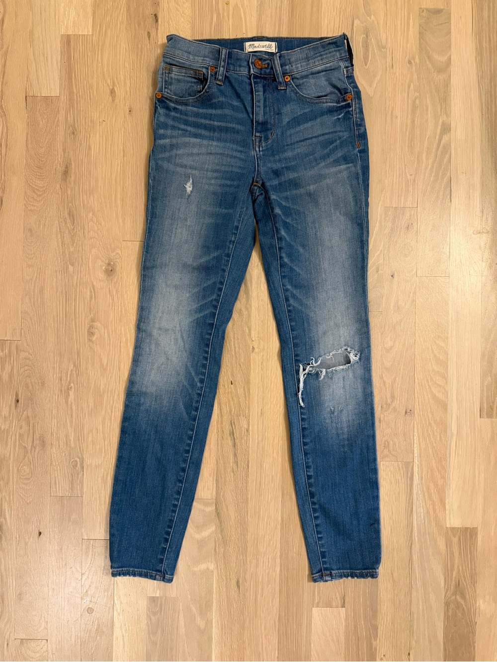 Madewell High Riser Skinny Skinny Jeans with Distressed Knee